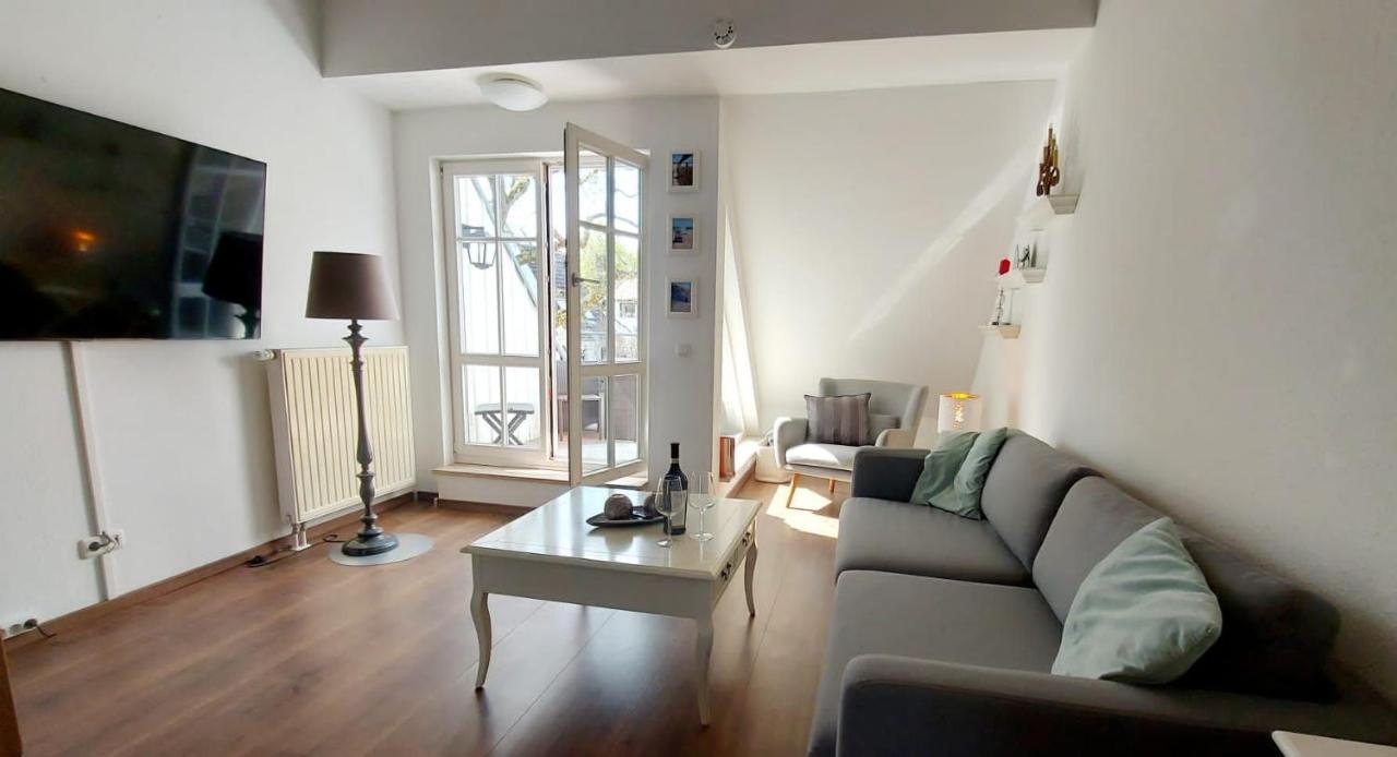 Hochwertige Ferienwohnung Direkt Am Wasser Mit Balkon Greifswald Exterior foto