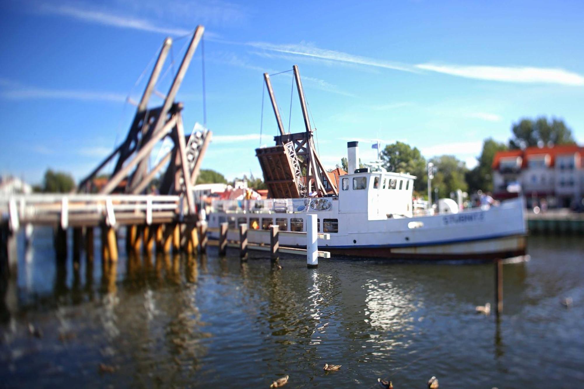 Hochwertige Ferienwohnung Direkt Am Wasser Mit Balkon Greifswald Exterior foto